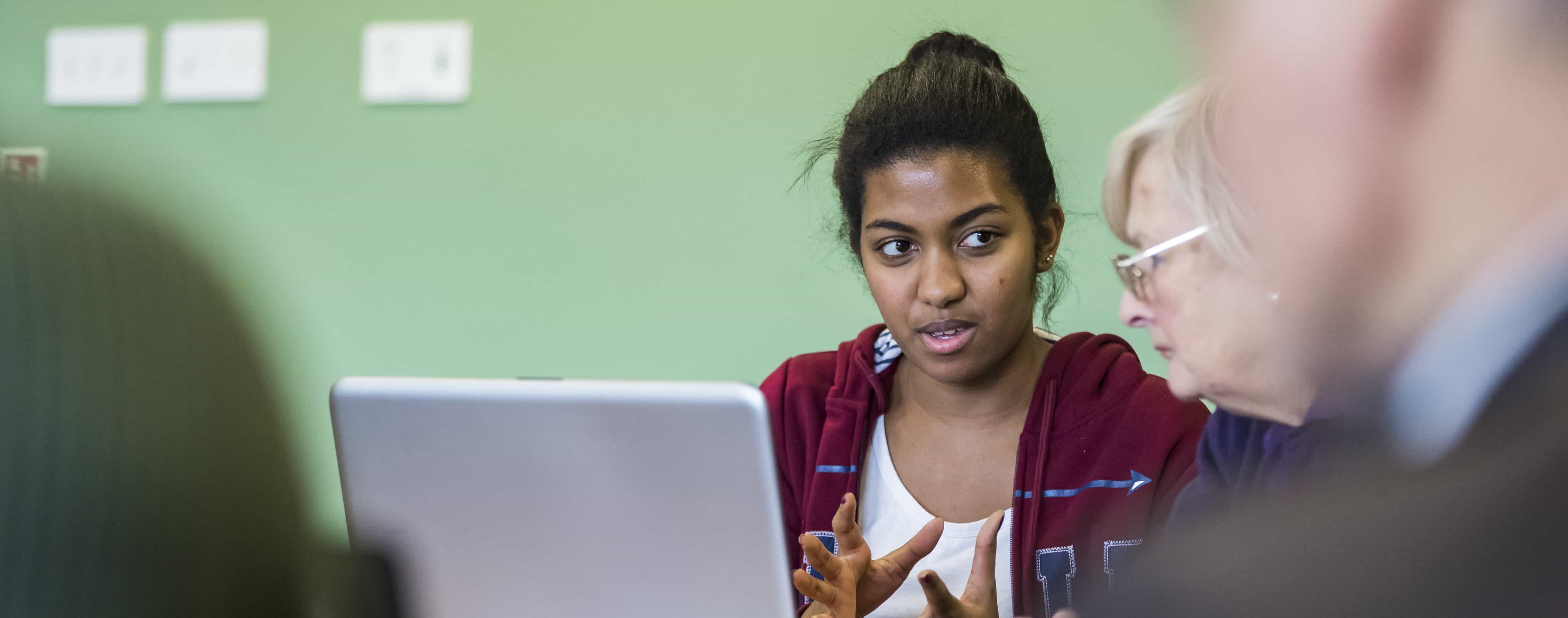 Student Volunteer at Oxford Hub IT Lesson